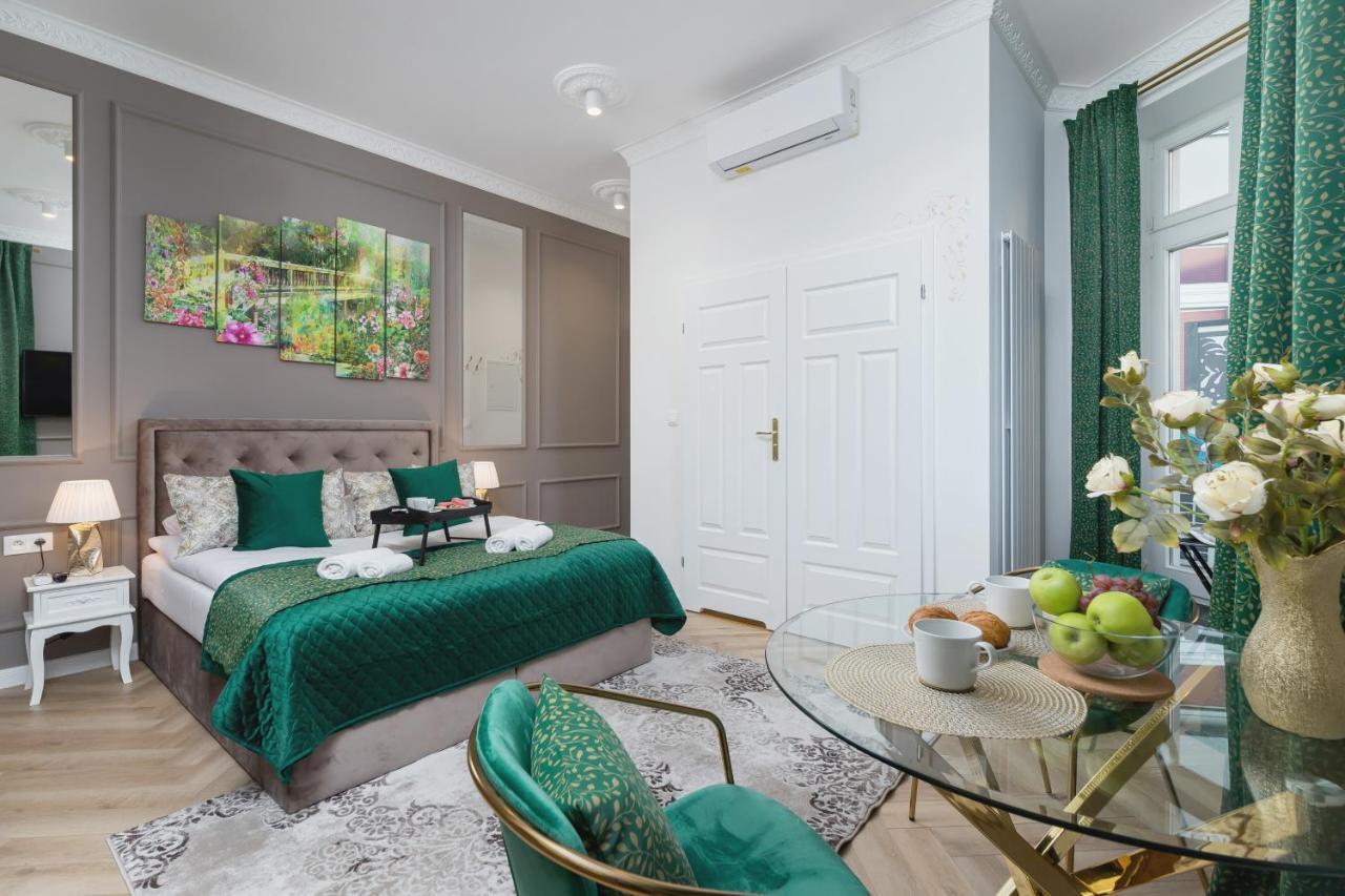 Kazimierz Studio With Jacuzzi By Renters Prestige Cracóvia Exterior foto
