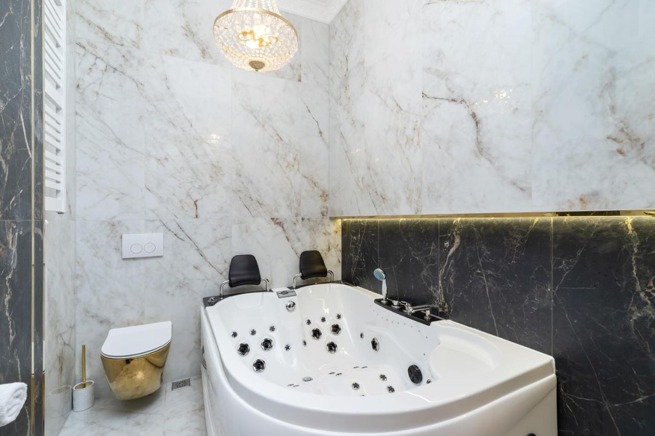 Kazimierz Studio With Jacuzzi By Renters Prestige Cracóvia Exterior foto